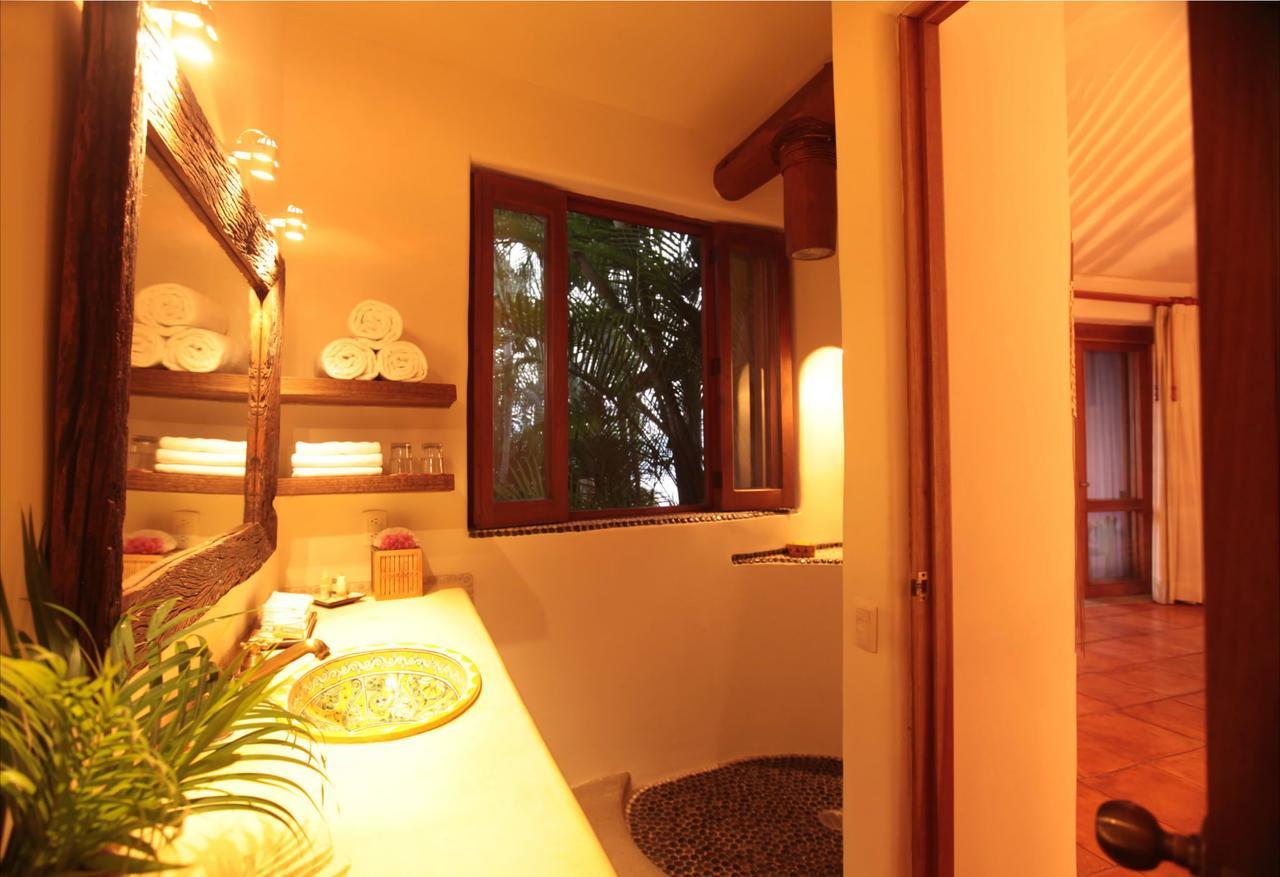 Amuleto Hotel Ixtapa  Exterior photo