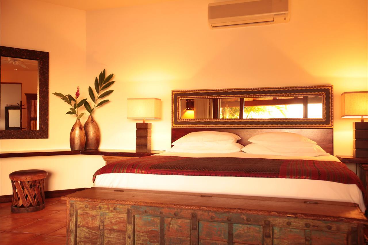 Amuleto Hotel Ixtapa  Exterior photo