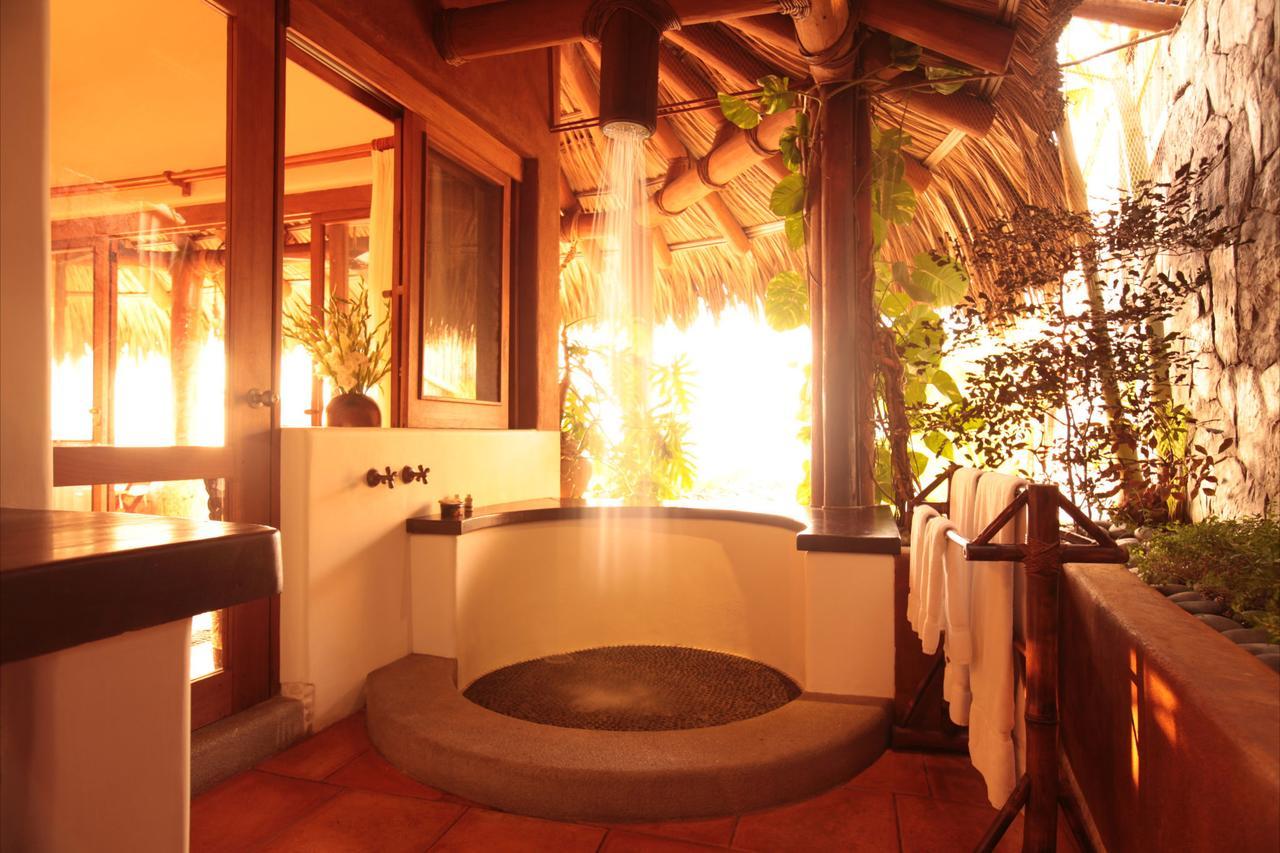 Amuleto Hotel Ixtapa  Exterior photo