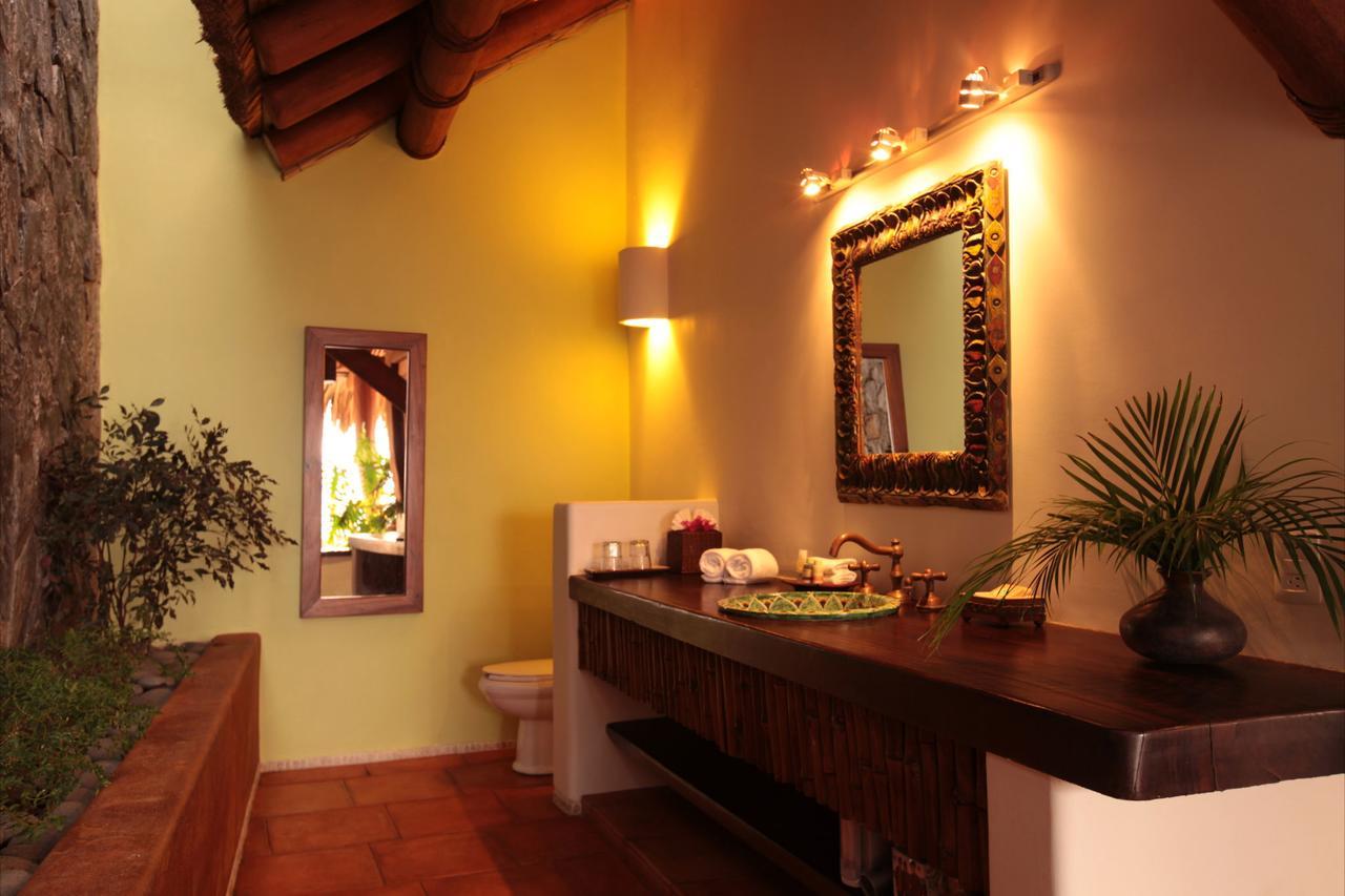 Amuleto Hotel Ixtapa  Exterior photo