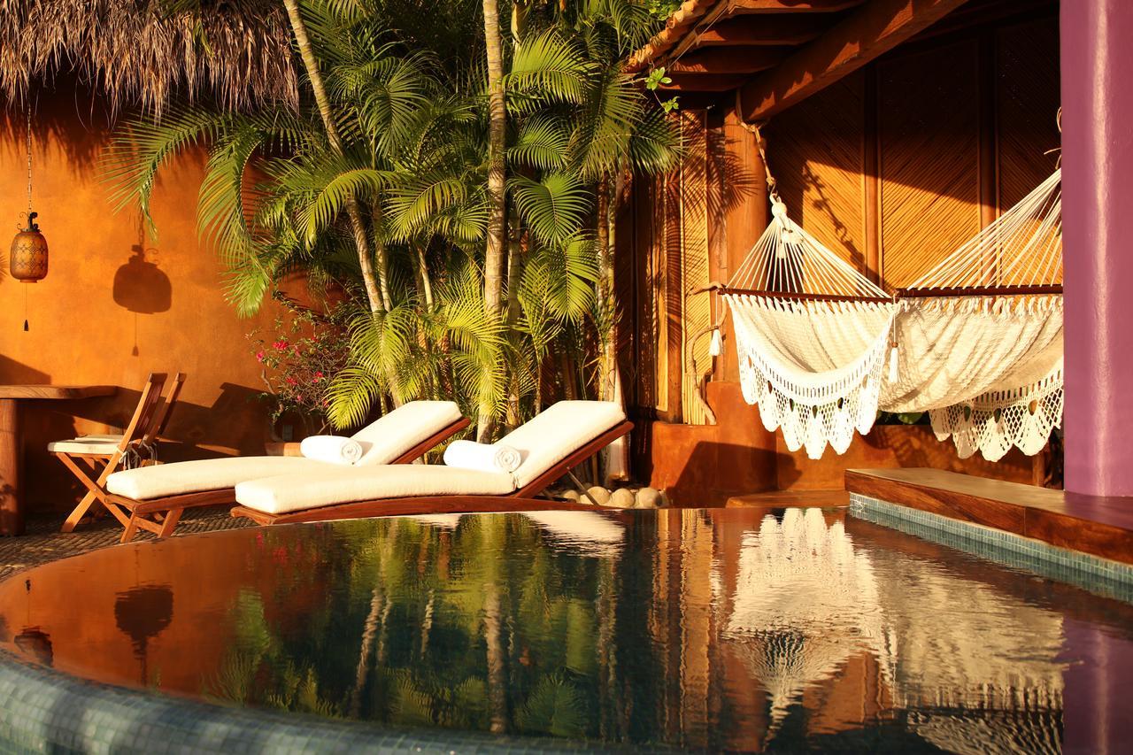 Amuleto Hotel Ixtapa  Exterior photo