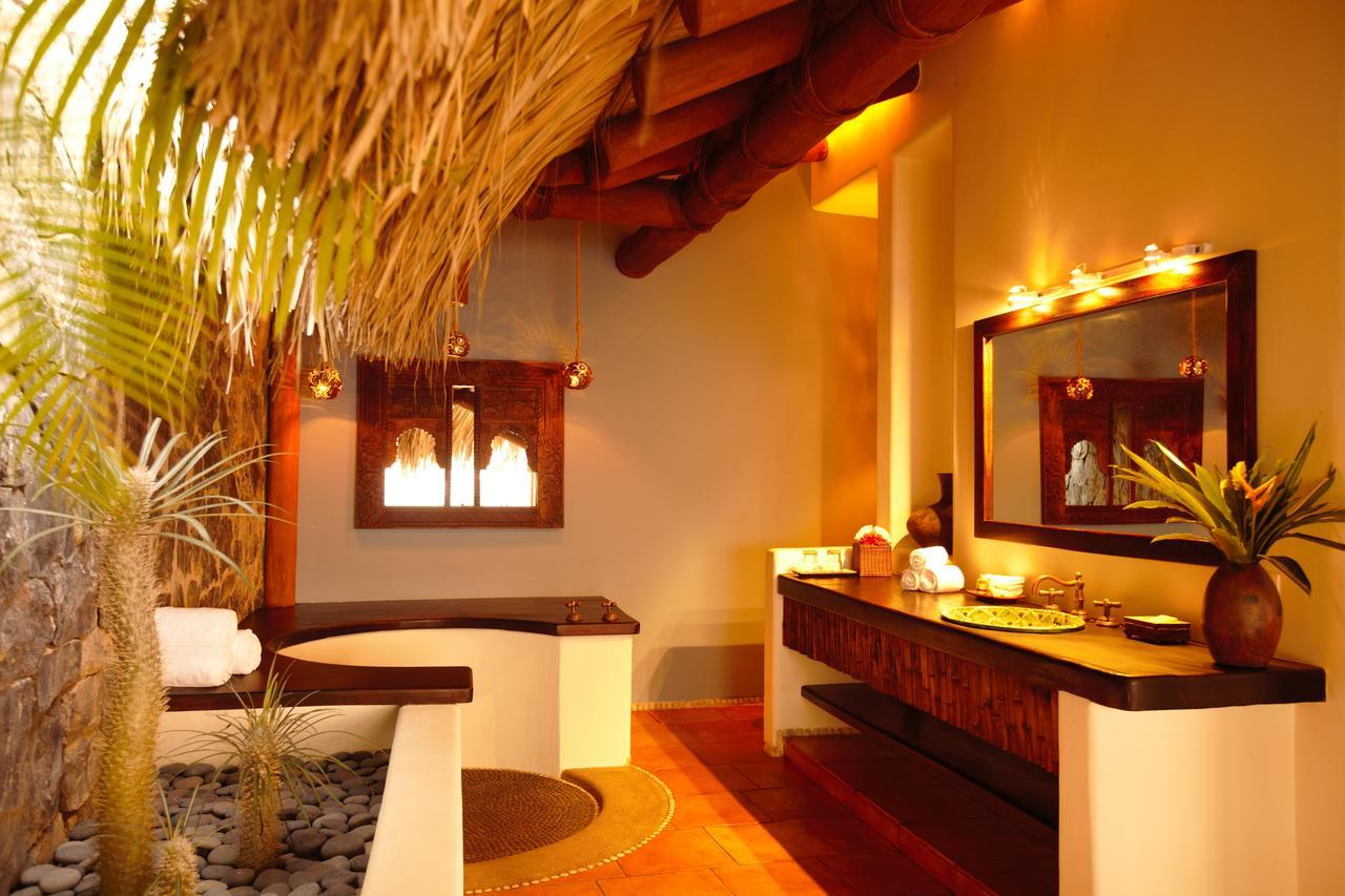 Amuleto Hotel Ixtapa  Exterior photo